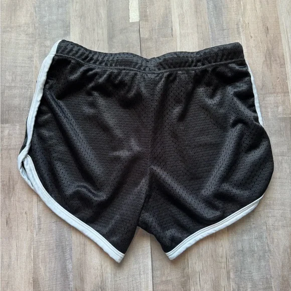 Men’s 2.5-3in Mesh Shorts - Picture 6 of 7